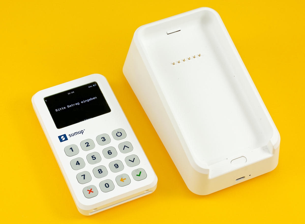 Das SumUp 3G (links) und Bondrucker (rechts) Das SumUp 3G (links) und Bondrucker (rechts)