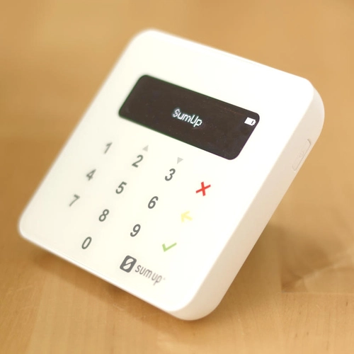 SumUp Air ist ein kleines und preiswertes Kreditkartenlesegerät.